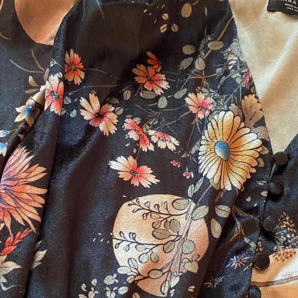 Zara Velvet Flower Print body suite/blouse S, seamless bottom, hardly worn - Picture 5 of 8